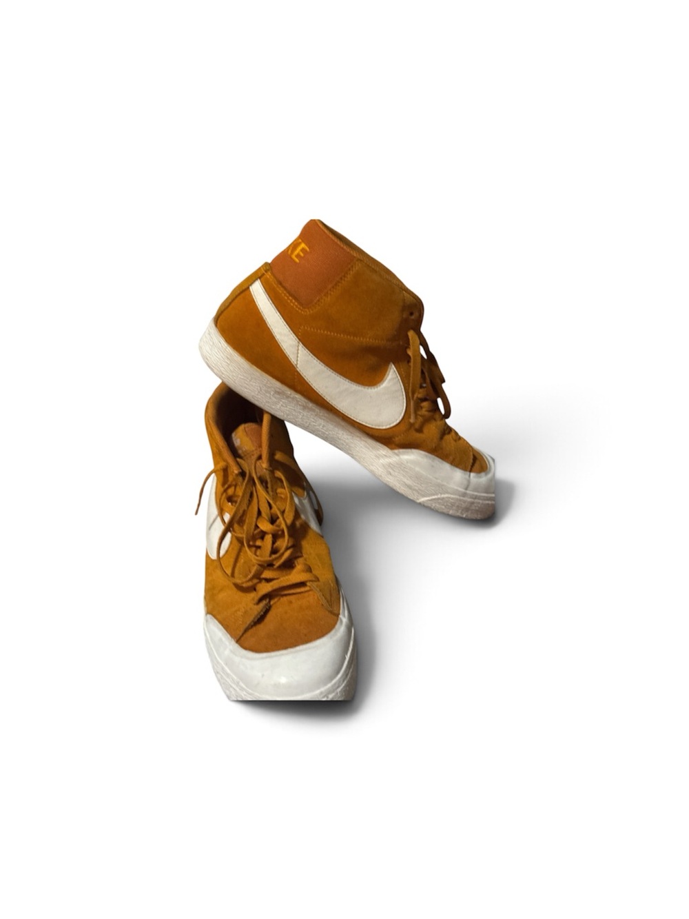 Nike SB Blazer Mid Zoom UNiversity Gold 
Style 864349-700  size 12